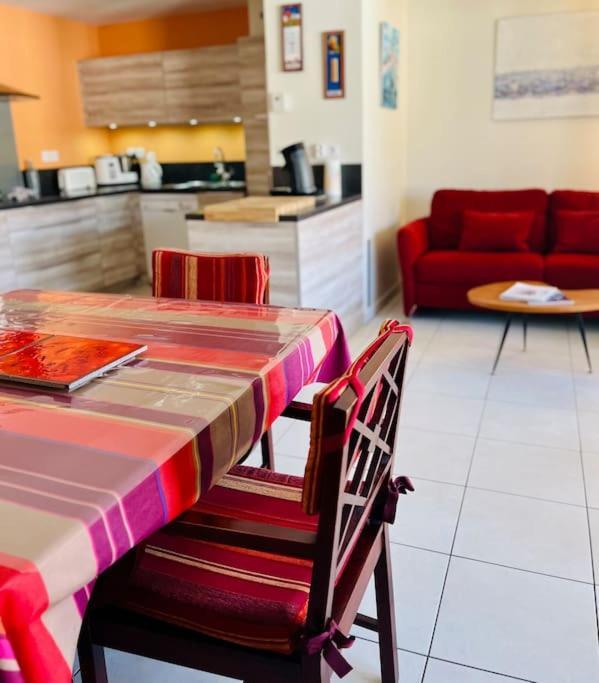"Clavel 26" Joli T2 En Duplex A 3 Min Des Halles Sete Exterior photo